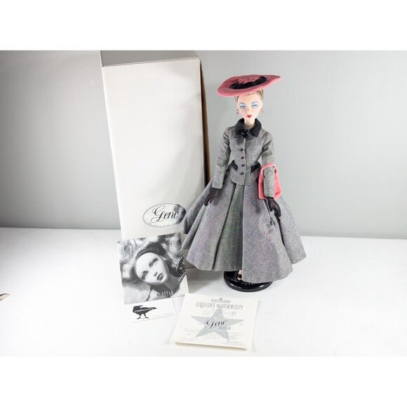 Gene Marshall LOVE, PARIS #06 Fashion Doll with COA, booklet, stand and box, - Picture 2 of 10